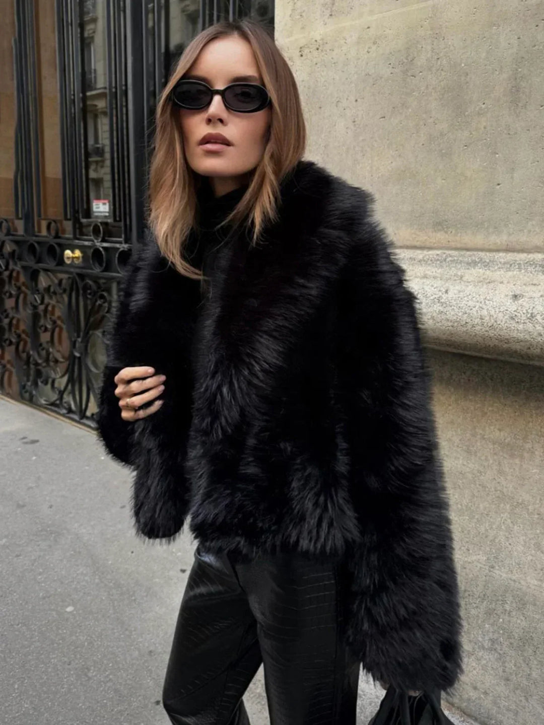 Levoire | Manteau En Fausse Fourrure À Col Noir