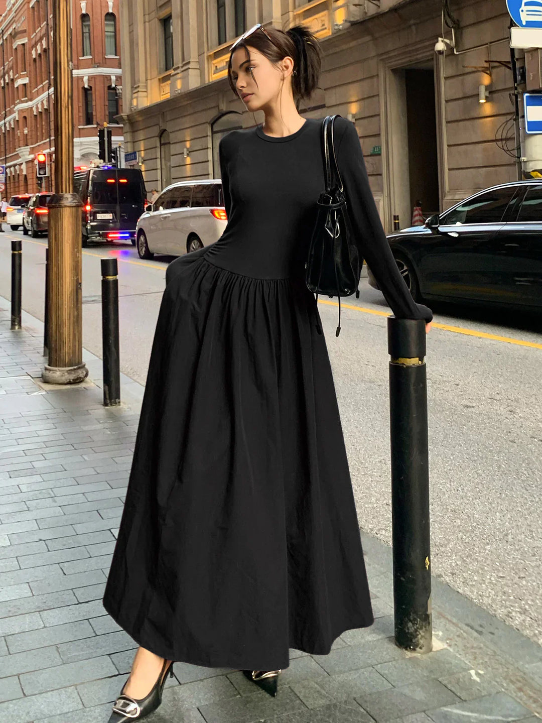 Levoire | Robe À Manches Longues Incurvées Noir