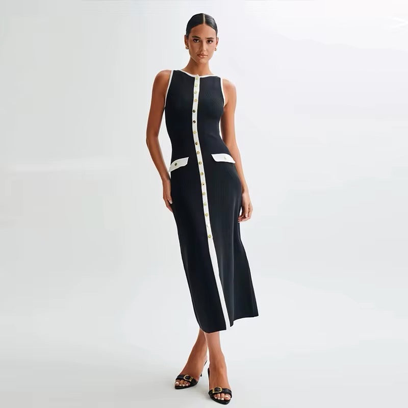 Levoire | Robe Élégante Noir Et Blanc Avec Détails En Boutons Dorés