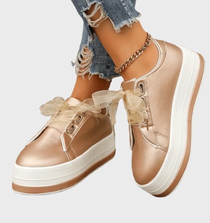 Levoire | Baskets Brillantes Avec Lacets Et Semelles Intermédiaires Épaisses