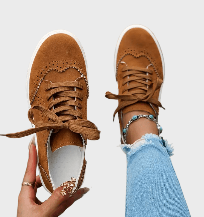 Levoire | Baskets En Daim Marron Avec Lacets