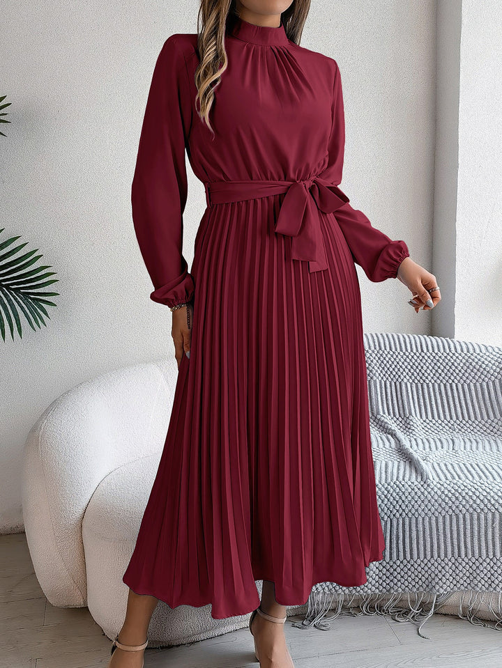 Levoire | Robe Élégante Pour Femmes Avec Col Montant, Longues Manches Et Jupe Plissée
