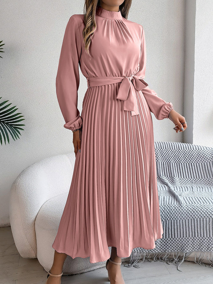 Levoire | Robe Élégante Pour Femmes Avec Col Montant, Longues Manches Et Jupe Plissée