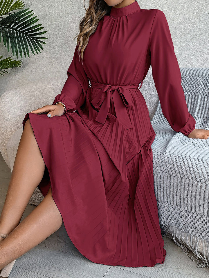 Levoire | Robe Élégante Pour Femmes Avec Col Montant, Longues Manches Et Jupe Plissée Rouge vin