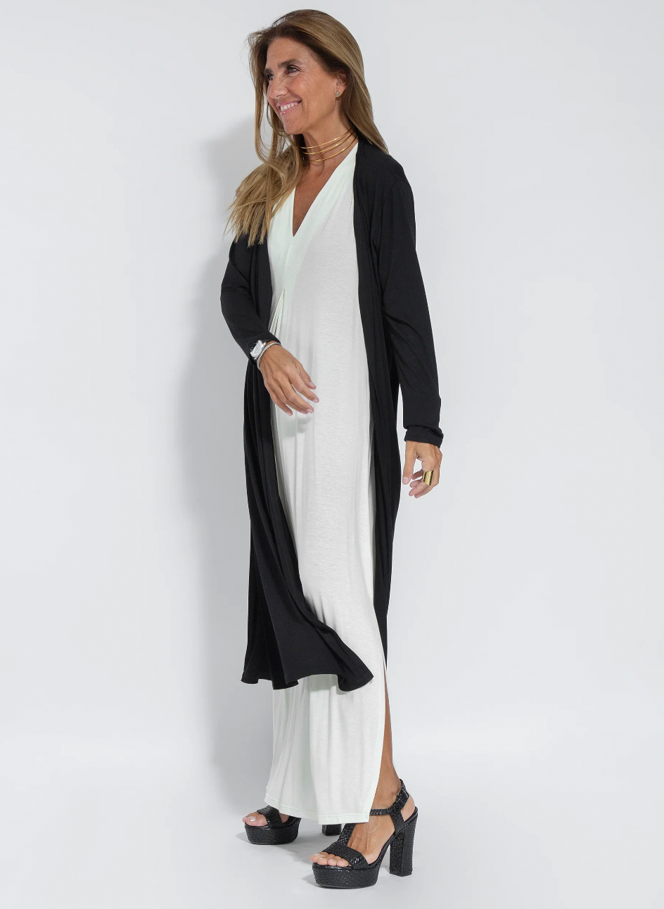 Levoire | Robe longue amincissante et cardigan Robe blanche + cardigan noir
