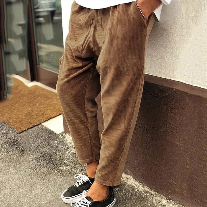 Levoire | Pantalon en velours côtelé Viinikeruu Braun