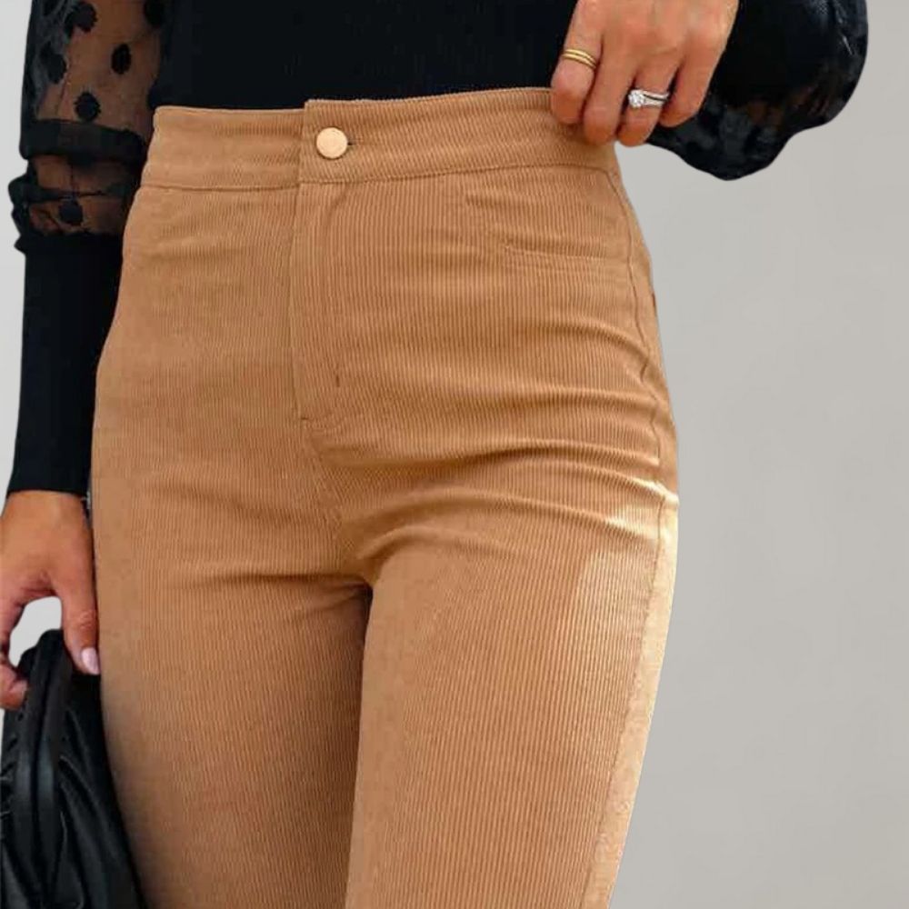Levoire | Pantalon En Velours Côtelé Évasé À La Mode