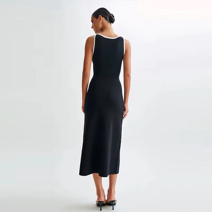 Levoire | Robe Élégante Noir Et Blanc Avec Détails En Boutons Dorés