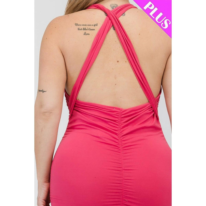 Levoire | Robe Grande Taille Avec Décolleté Profond, Dos Croisé Et Récupération Dans Le Style Bodycon