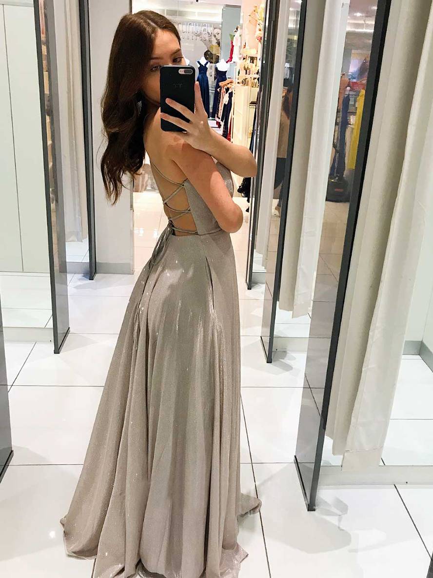 Levoire | Robe Longue Brillante Paillettes Décolleté Profond Fluide Dos Nu Avec Fines Bretelles Robe De Soirée Femme