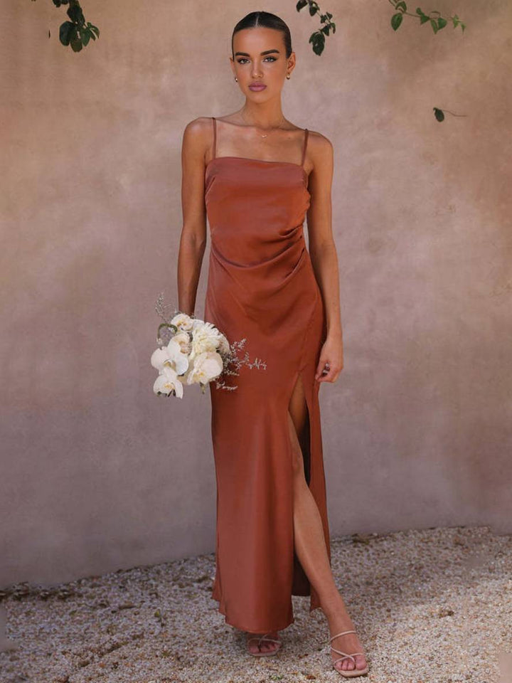 Levoire | Robe De Soirée En Satin Demoiselle D'Honneur Ajustée Avec Fente Et Fines Bretelles Robe De Soirée Élégante Pour Mariage À La Campagne Terracotta