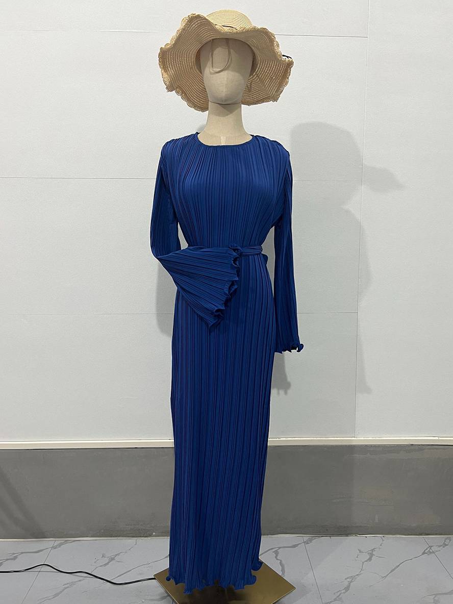 Levoire | Robe Longue Fluide Ceinturée Col Rond À Manches Trompettes Élégante Soirée De Bal