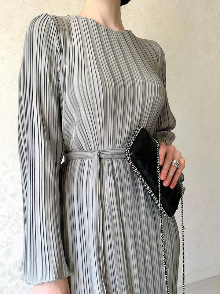Levoire | Robe Longue Fluide Ceinturée Col Rond À Manches Trompettes Élégante Soirée De Bal