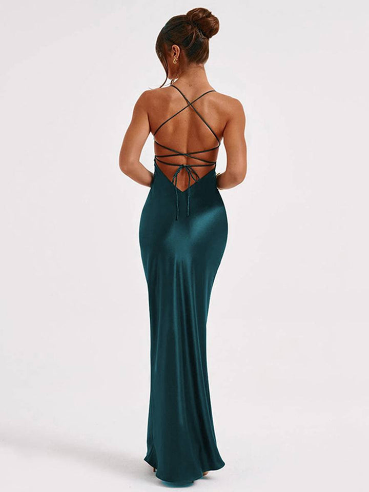 Levoire | Robe Longue En Satin Ajustée Décolleté En V Sirène Dos Nu Avec Fins Bretelles Sans Manches Élégante Invité Mariage Soirée