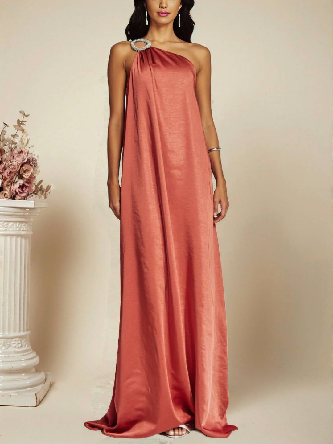 Levoire | Robe Longue Asymétrique En Satin Avec Détail Décoratif À L'Épaule Sans Manches Pour Femmes Soirée Plage Rost