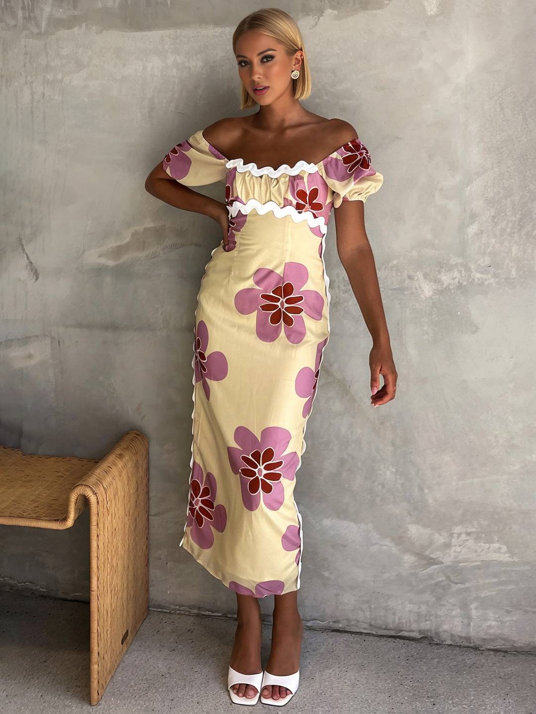 Levoire | Robe Longue Avec Fleurs En Lin Fente Décolleté Carré Manches Courtes Pour Femme Douce Élégante Décontractée Romantique Et Estivale