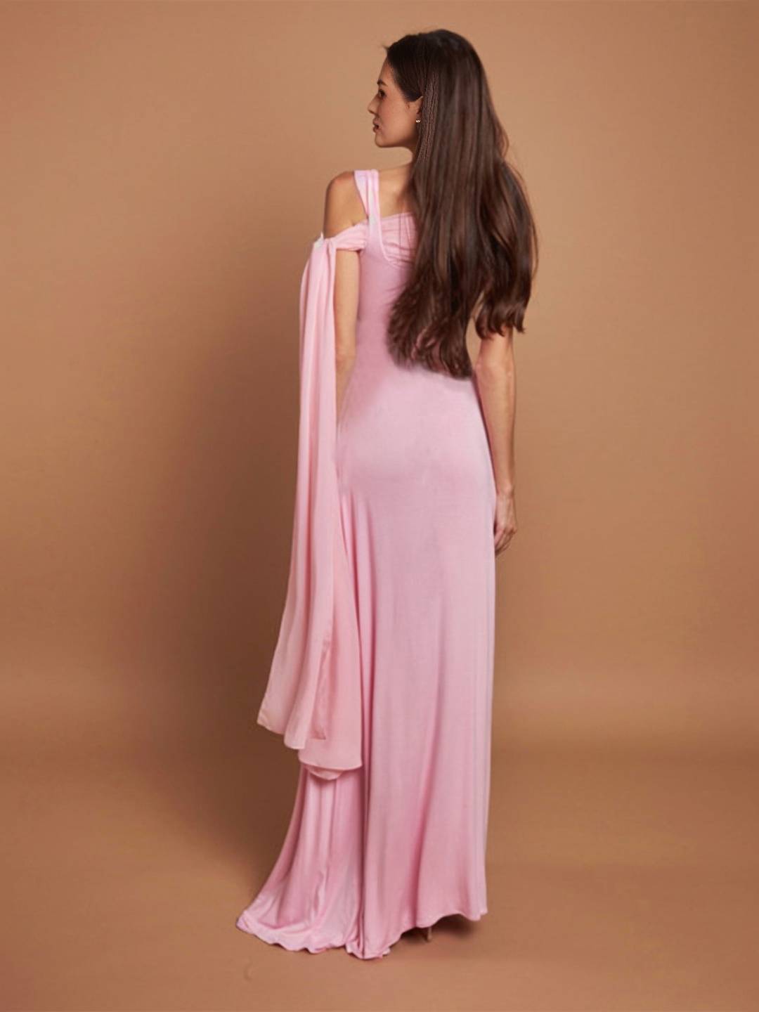 Levoire | Robe Longue Rose Tulle Bretelles Encolure Carrée Sans Manches Élégante Femme Pour Une Cérémonie Ou Un Dîner Romantique