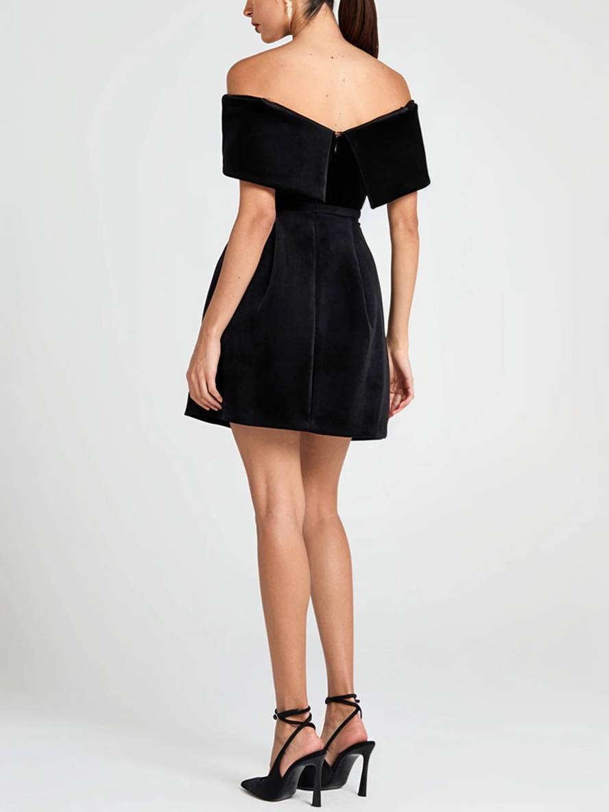 Levoire | Robe À Bretelles Courte En Velours Avec Décolleté Bateau, Poches, Ceinture, Élégante Robe De Soirée Pour Occasions, Cocktail Party