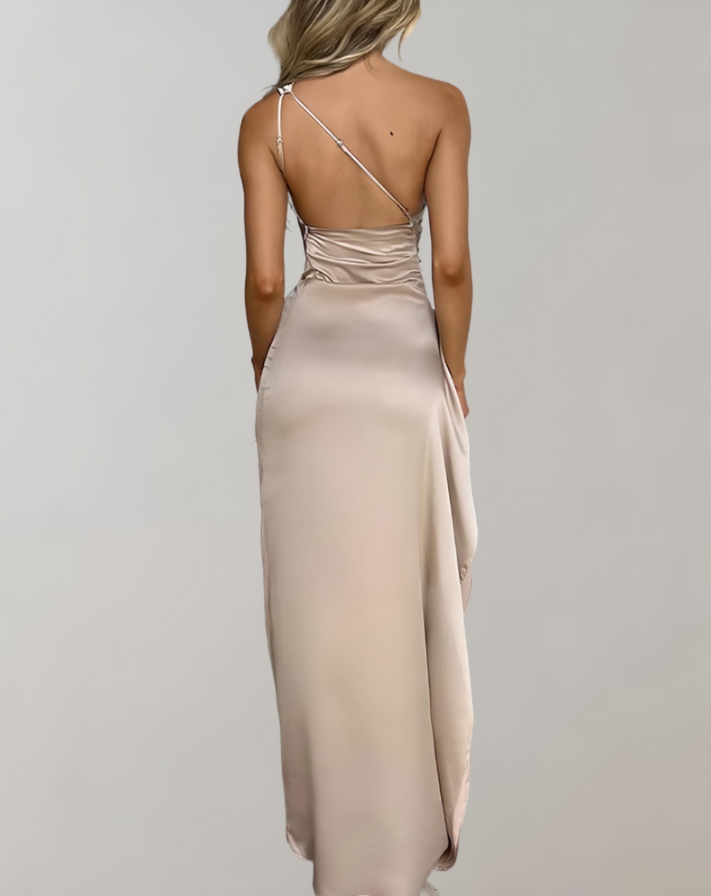 Levoire | Robe en satin brillant avec fente
