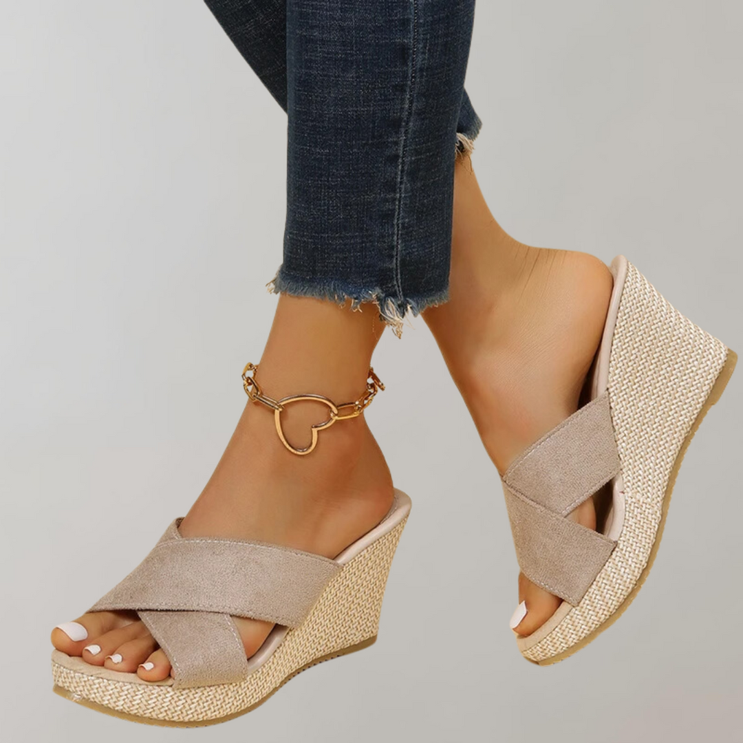 Levoire | Sandales À Talon Wedge Et Sangle Croisée Douce Pour Femmes