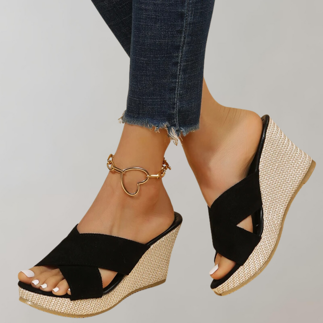 Levoire | Sandales À Talon Wedge Et Sangle Croisée Douce Pour Femmes Noir