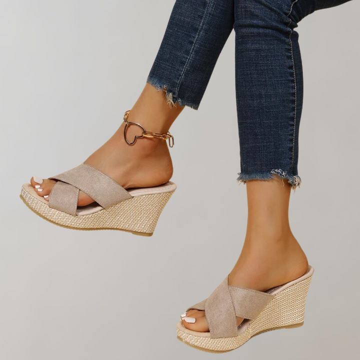 Levoire | Sandales À Talon Wedge Et Sangle Croisée Douce Pour Femmes Braun