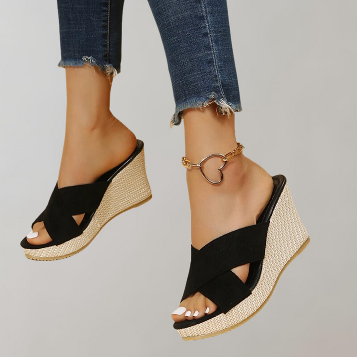 Levoire | Sandales À Talon Wedge Et Sangle Croisée Douce Pour Femmes