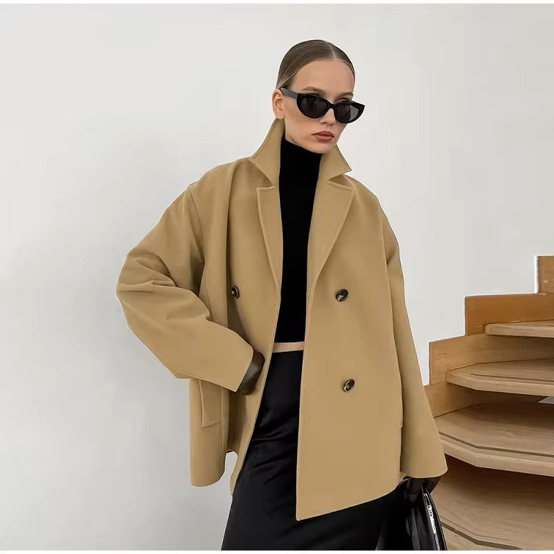 Levoire | Manteau En Camel Classique Avec Pattes De Boutonnage Doubles