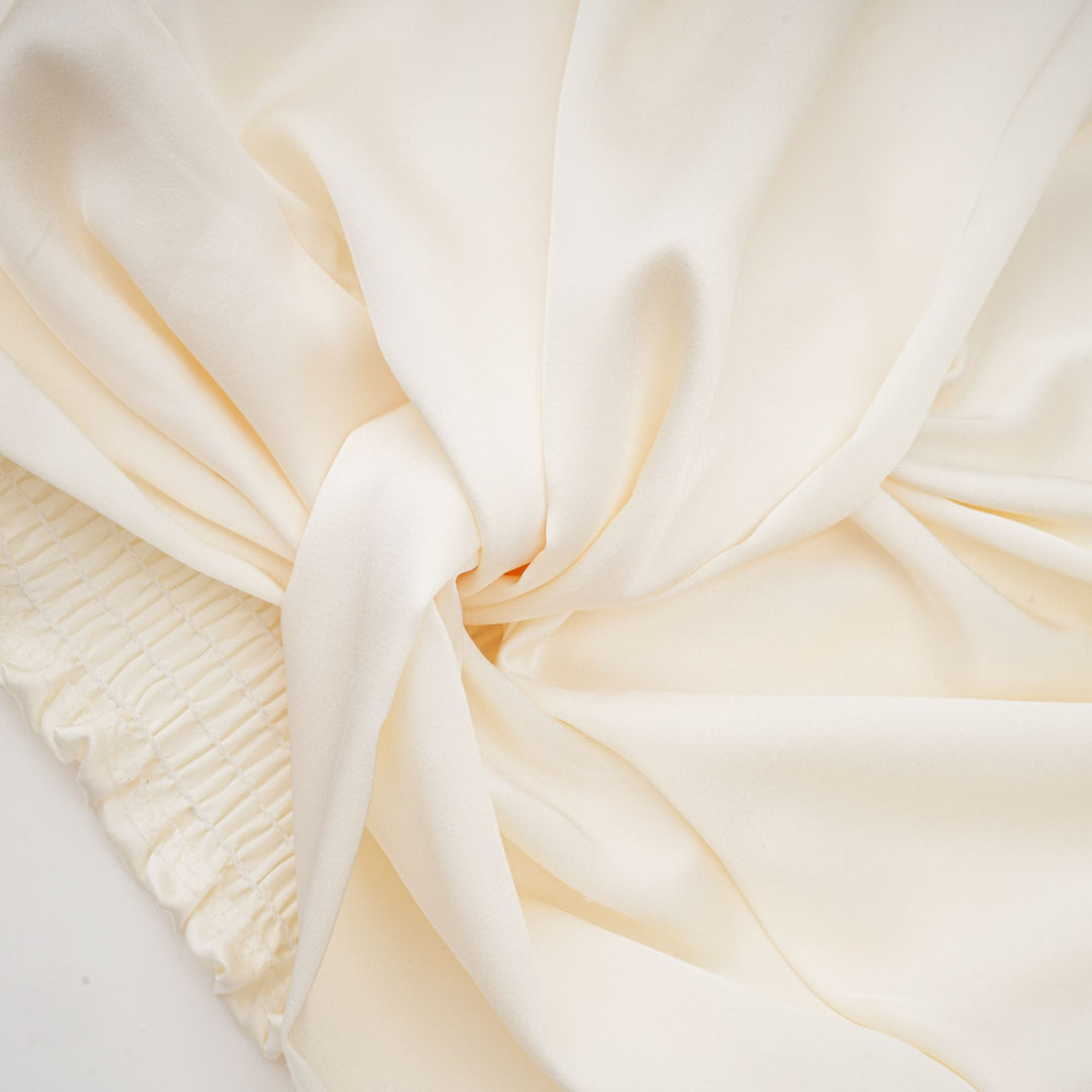 Levoire | Blanc Faux Fleur Twist Top Court