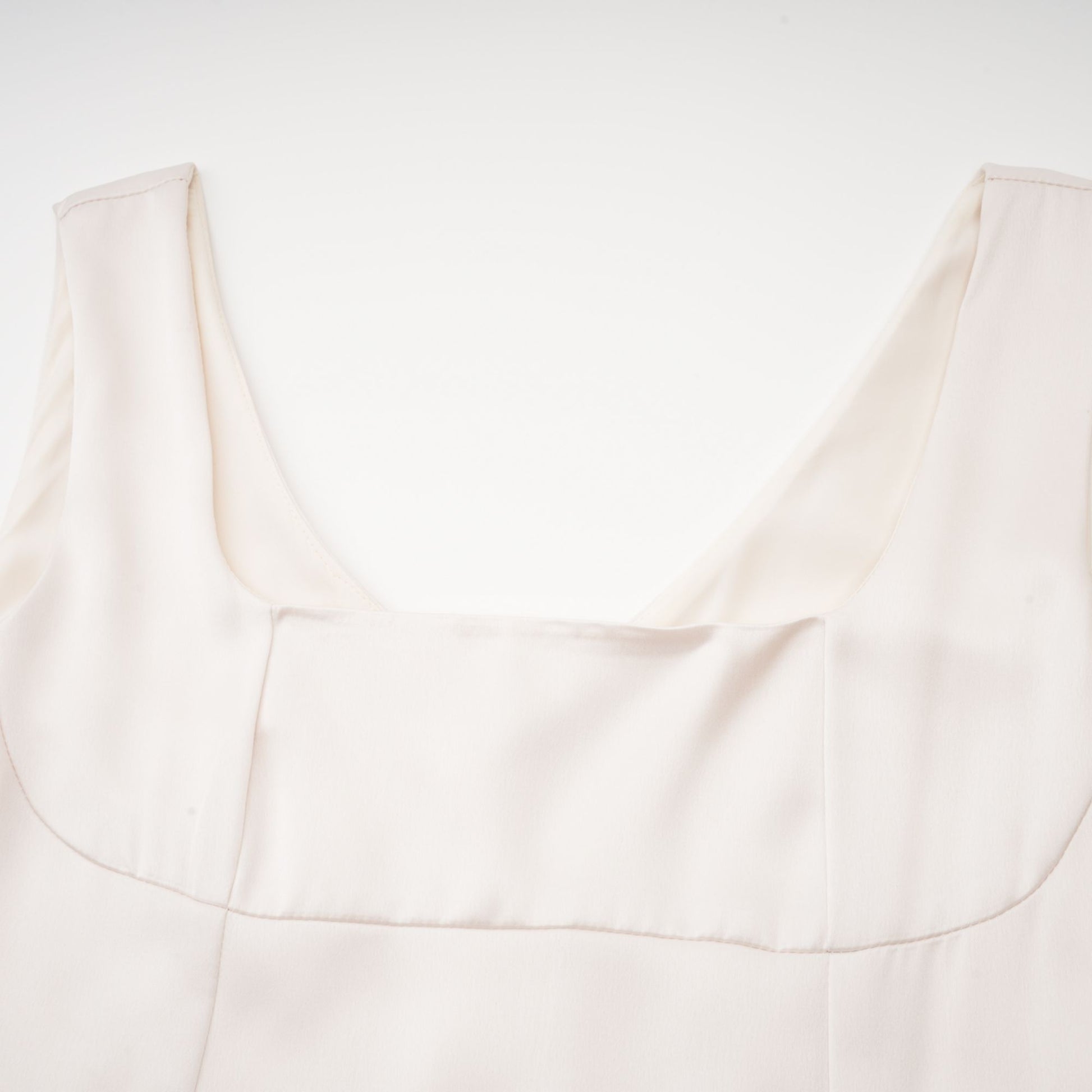 Levoire | Robe Midi Plissée À Col Rectangulaire