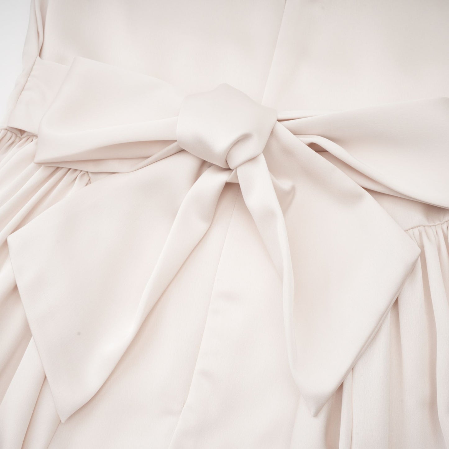 Levoire | Robe Midi Plissée À Col Rectangulaire