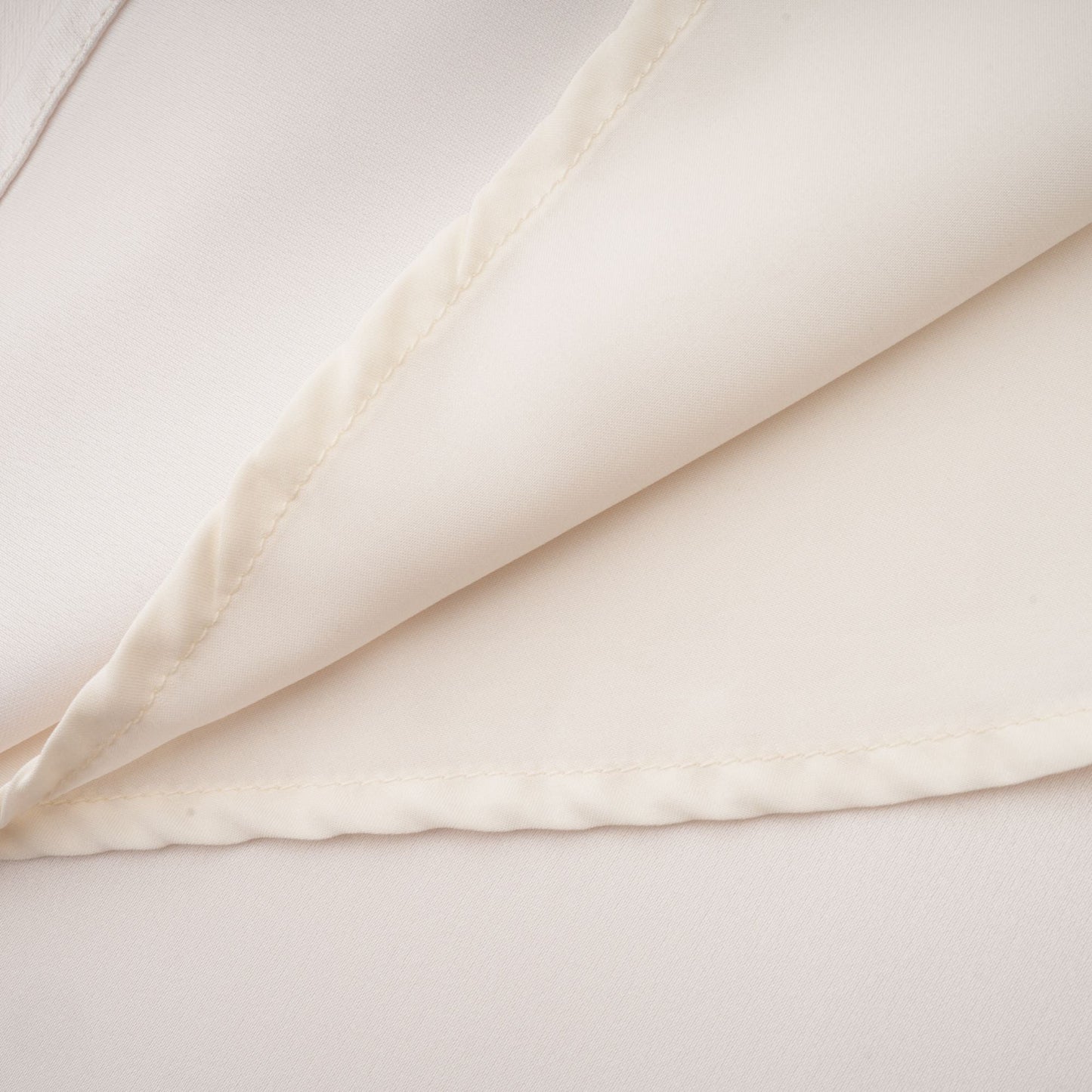 Levoire | Robe Midi Plissée À Col Rectangulaire