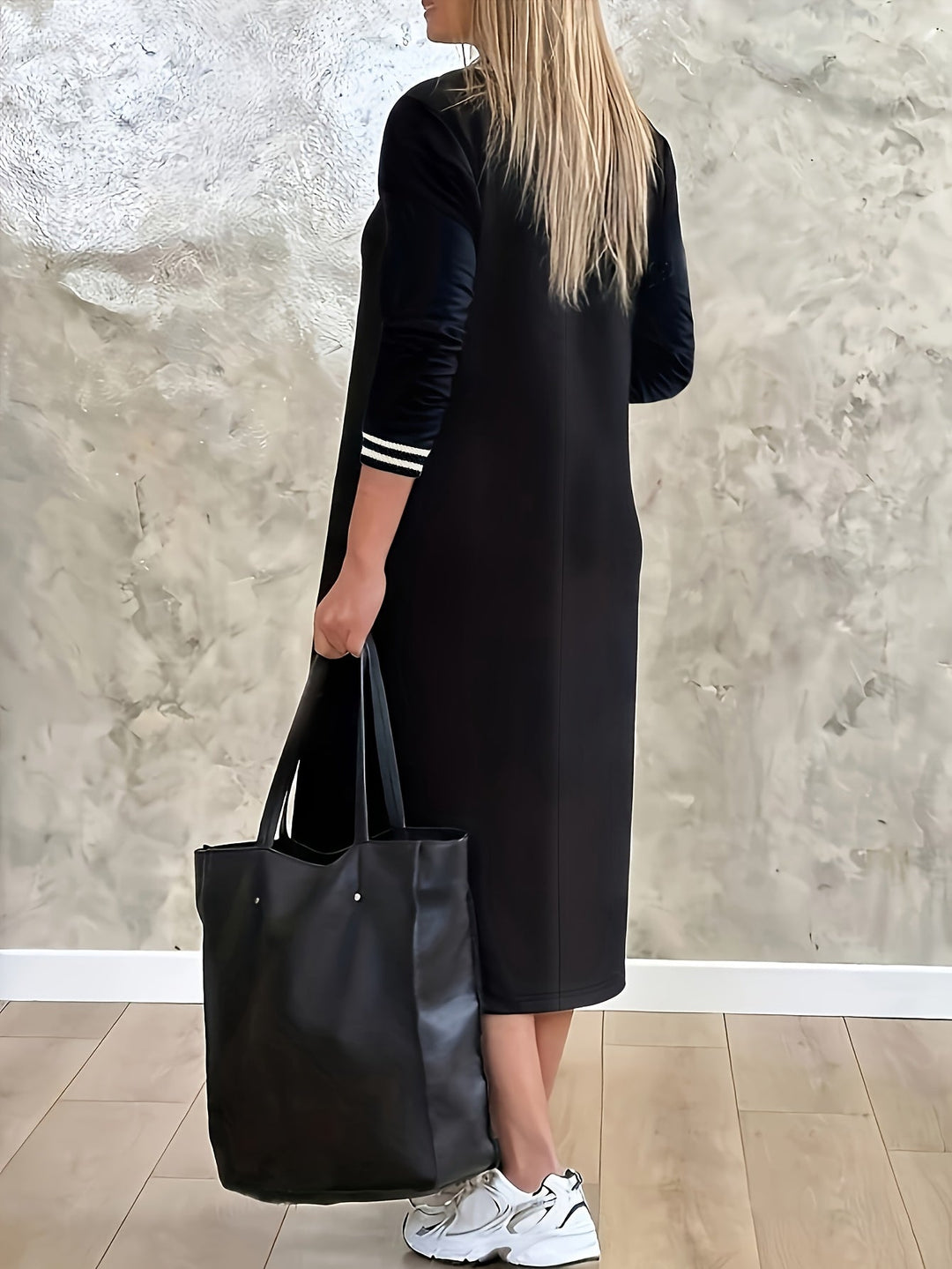 Levoire | Élégant Robe Midi À Encolure En V Avec Des Rayures