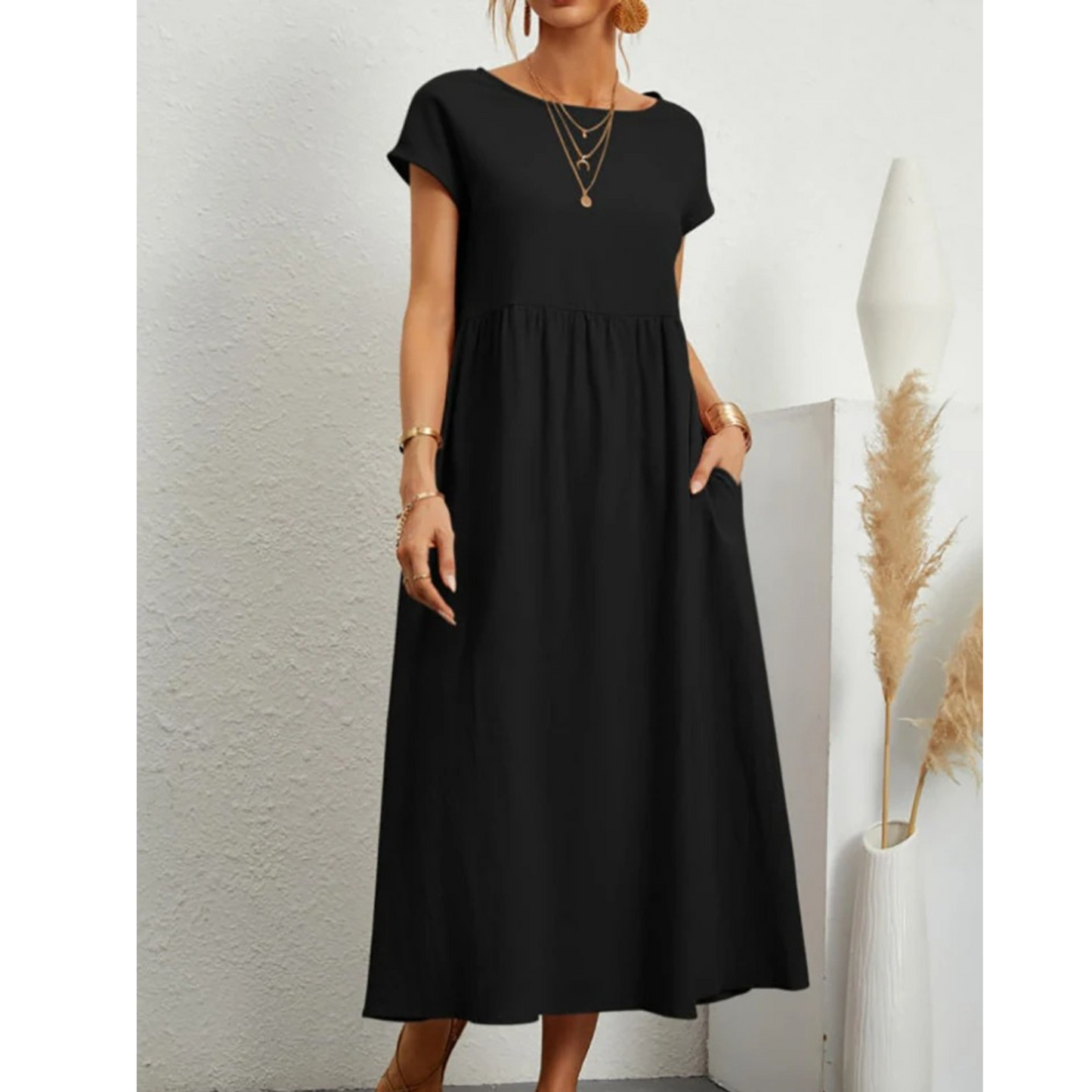 Levoire | Robe En Lin Élégante Avec Col Rond Noir