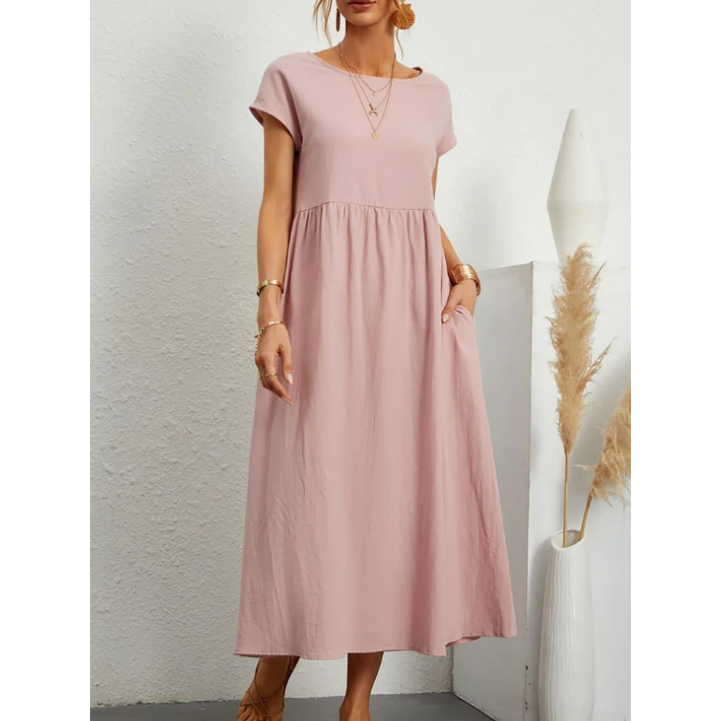 Levoire | Robe En Lin Élégante Avec Col Rond Rose clair