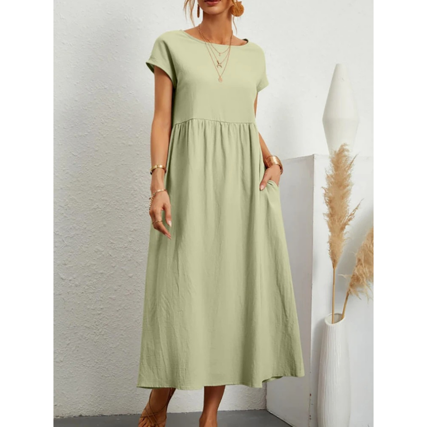 Levoire | Robe En Lin Élégante Avec Col Rond Vert clair