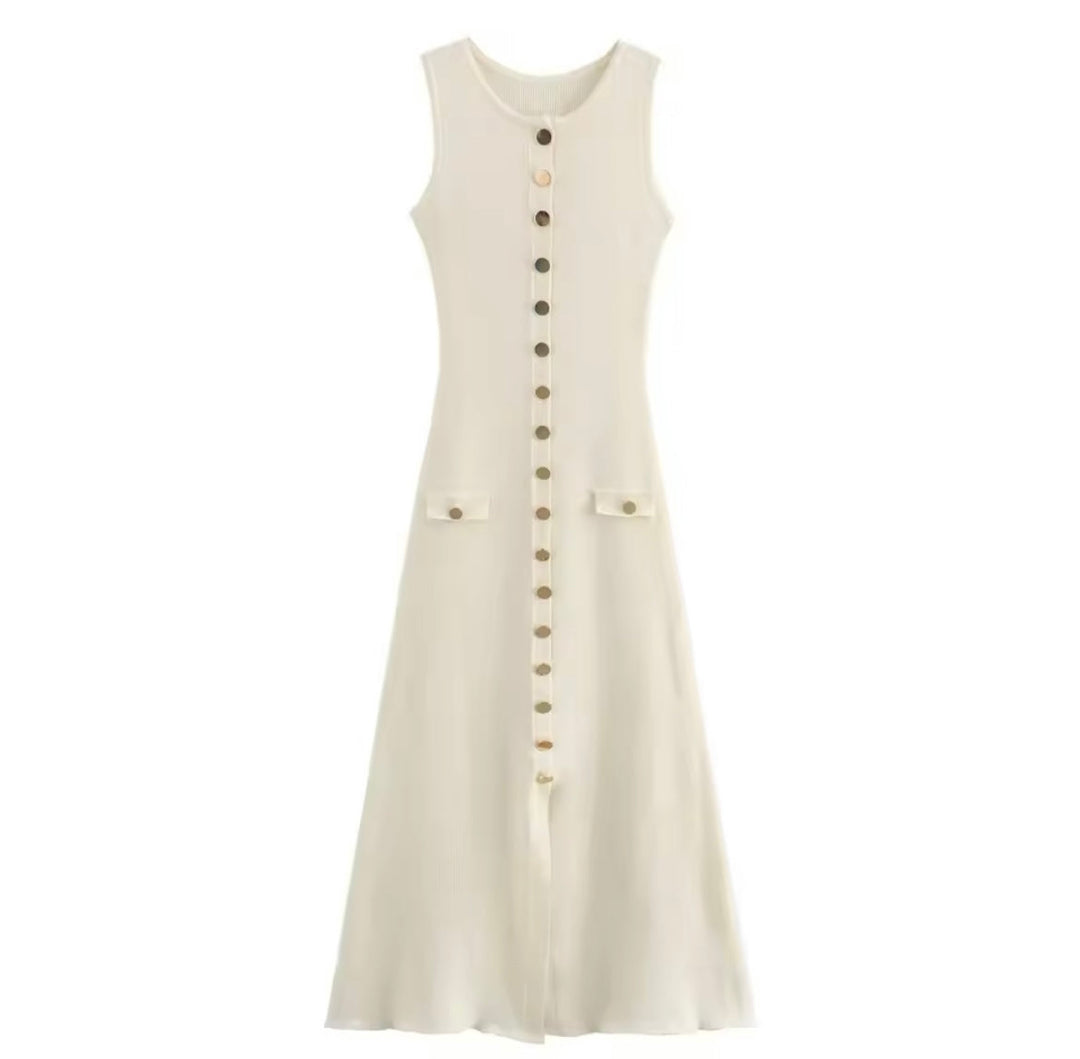 Levoire | Robe Élégante Avec Détails En Bouton Beige