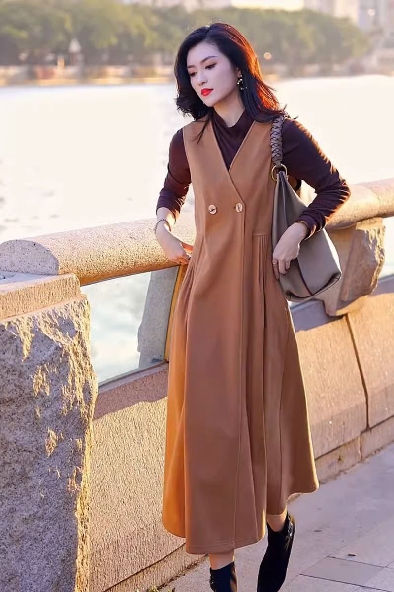 Levoire | Robe Midi Sans Manches Élégante Avec Décolleté En V