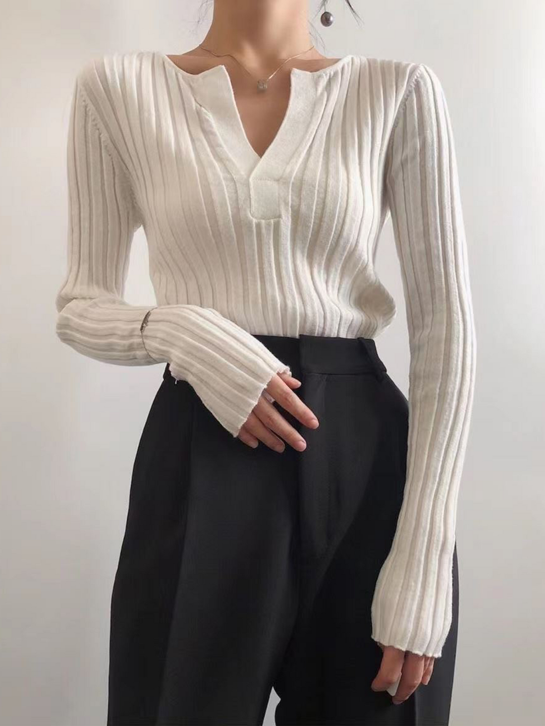 Levoire | Pull En Tricot À Manches Longues Avec Décolleté En V Vêtements Pour Femmes