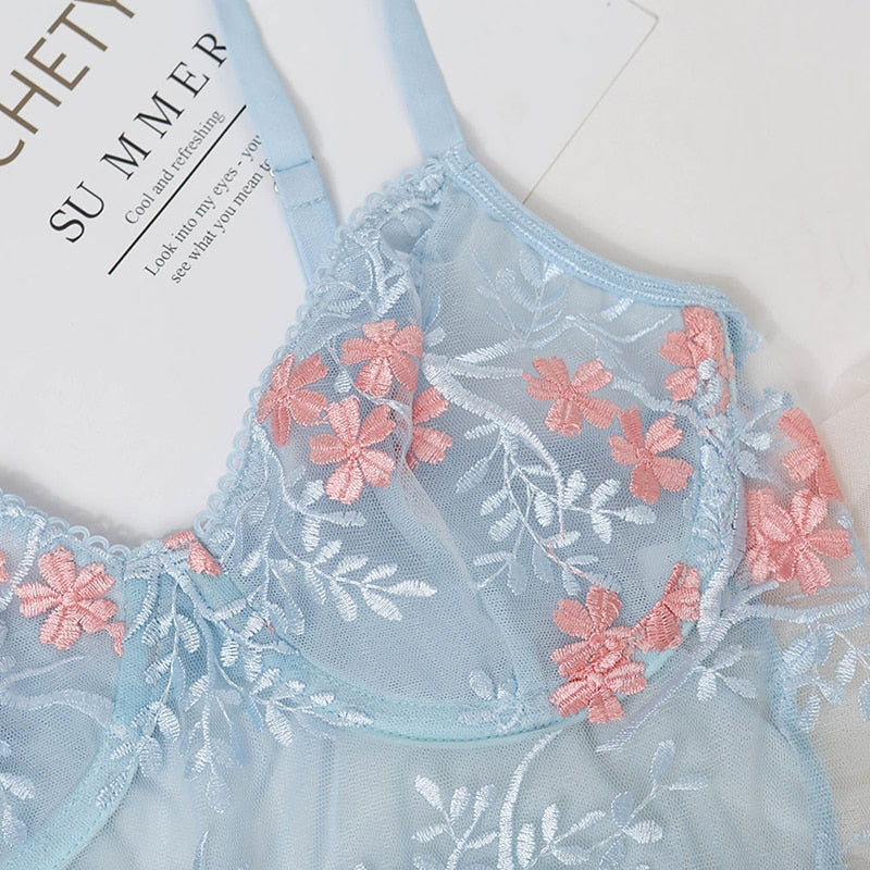 Levoire | Ensemble Complet De Lingerie Avec Broderie