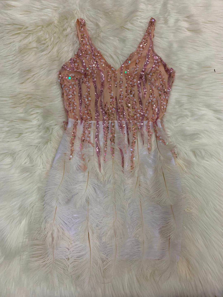 Levoire | Plumes Paillettes Mini Robes Épaules Dégagées
