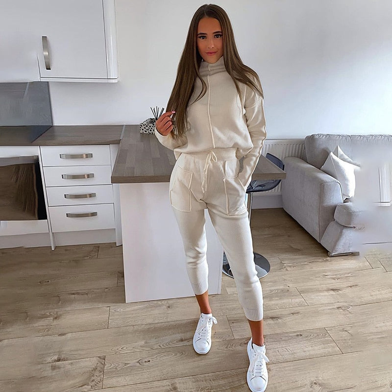 Levoire | Pull À Manches Longues Avec Col Montant Et Pantalon À Cordon De Serrage Pour Dames - Tenue De Voyage Festive Beige