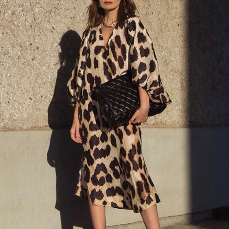 Levoire | Robe De Fête À Imprimé Léopard À Col En V À Manches 3/4 Élégante & Respirante