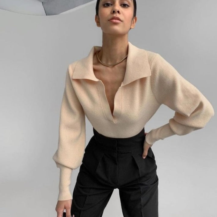Levoire | Pull Beige Avec Col Et Décolleté En V