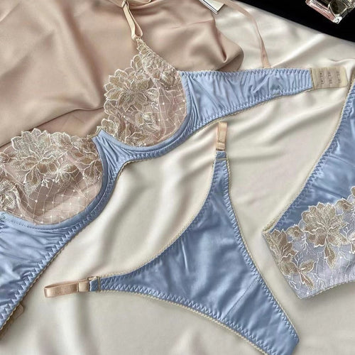 Levoire | Ensemble Satin Lingerie Avec Surface Lisse
