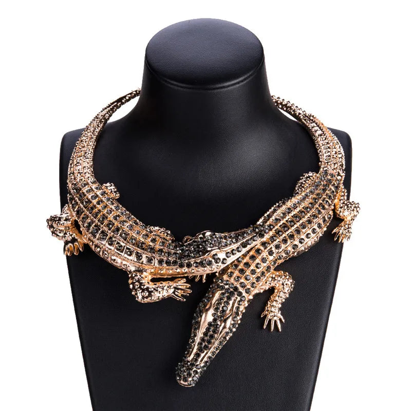 Levoire | Collier En Crocodile En Cristal Brillant Pour Un Look Accrocheur