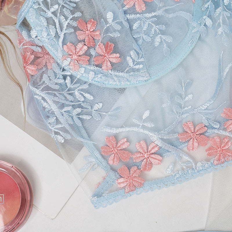 Levoire | Ensemble Complet De Lingerie Avec Broderie