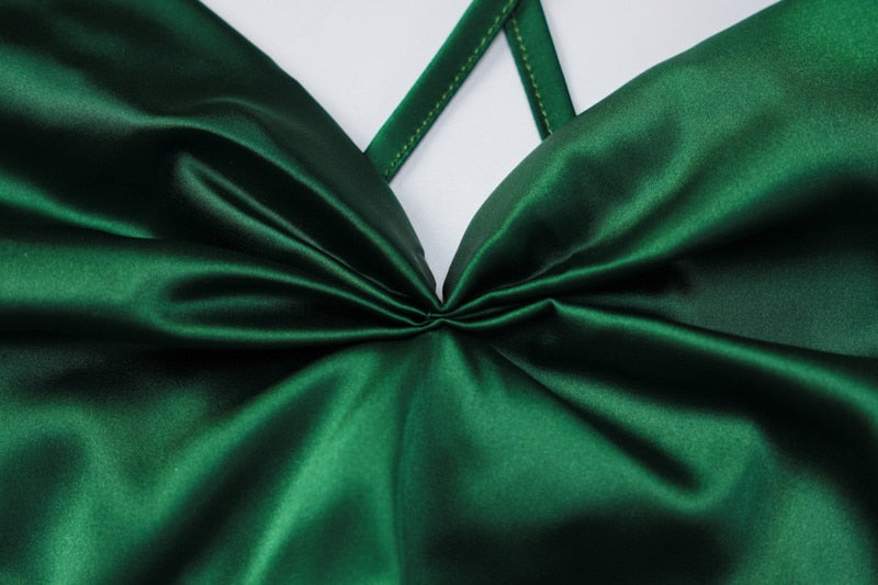 Levoire | Robe Maxi En Satin Vert Avec Découpe Au Dos