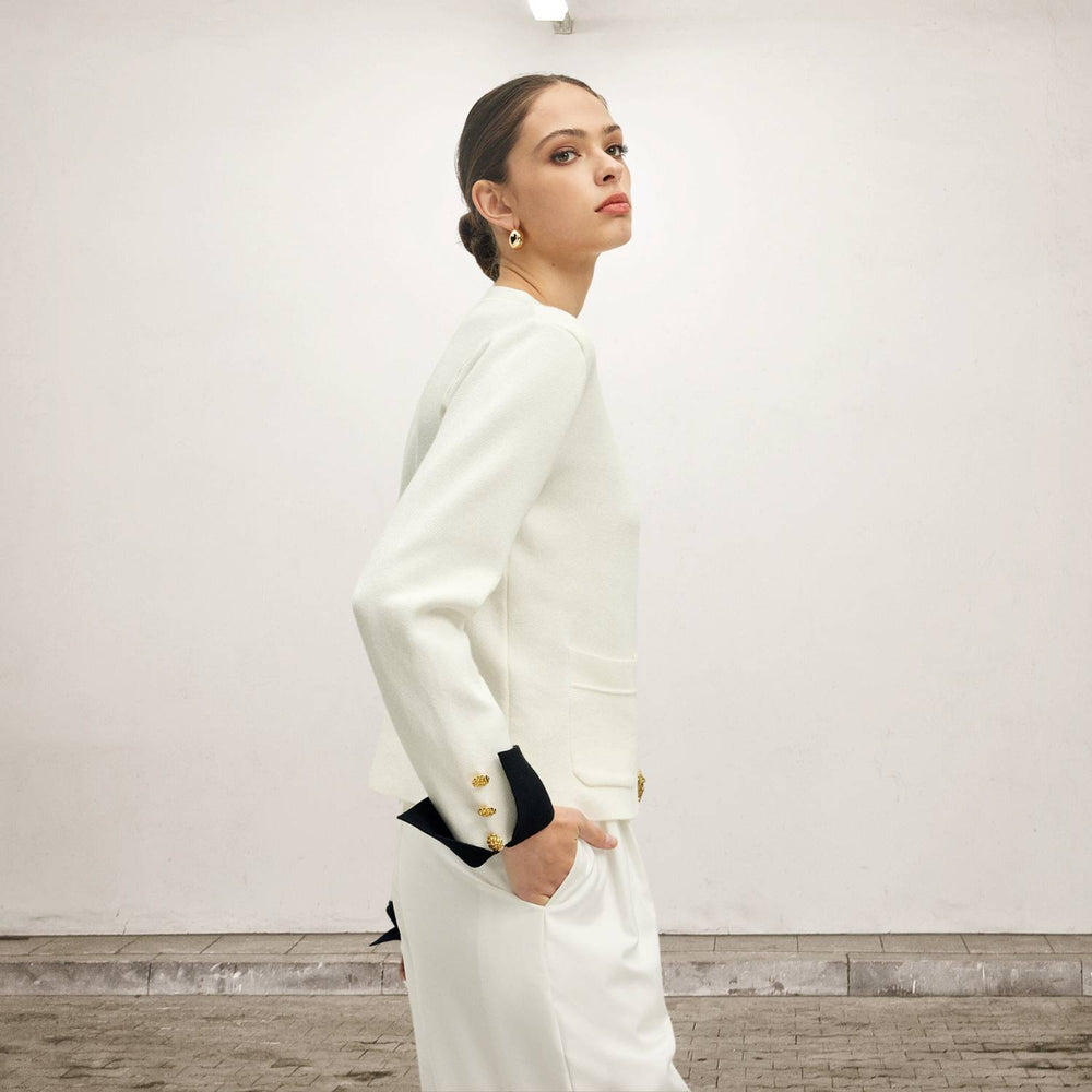 Levoire | V Jacket With Long Sleeves And V-Neck With Side Pockets