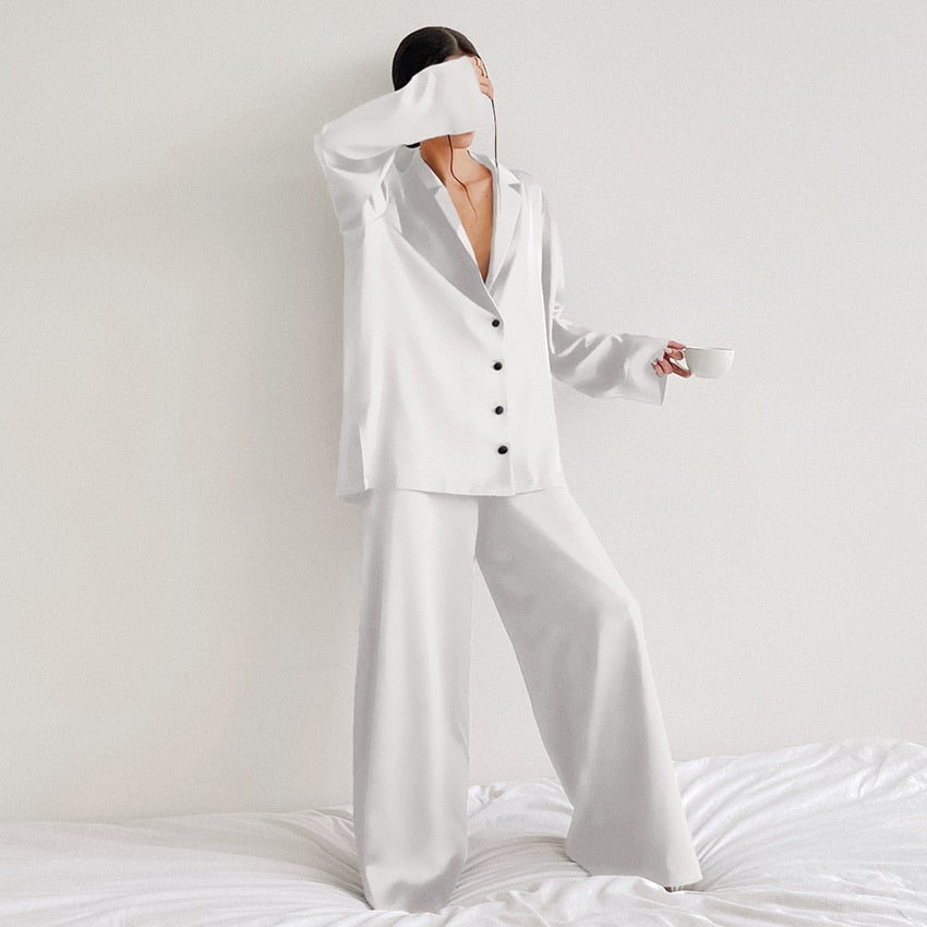Levoire | Ylipaino Satiini Silkkipyjama Setti Valkoinen